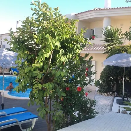 Luisa Anabela Piscine Et Jacuzzi * Αλμπουφέιρα